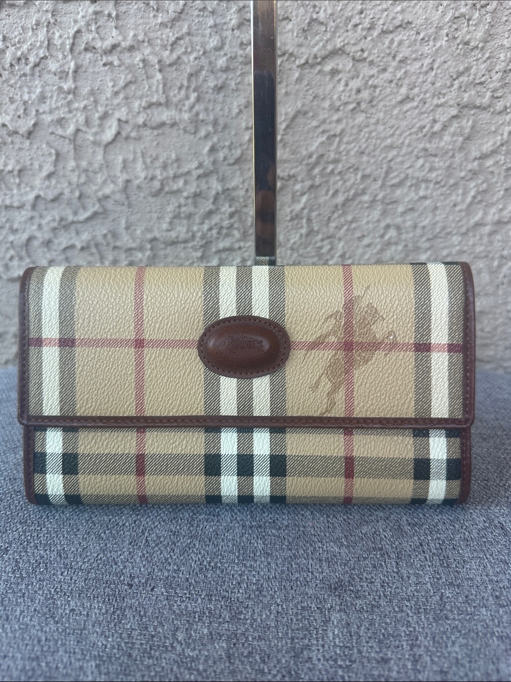 BURBERRY’s Vintage Beige Plaid Wallet with Brown Leather Patch